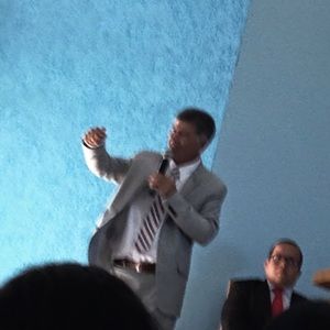 Meet your Posher, Moises